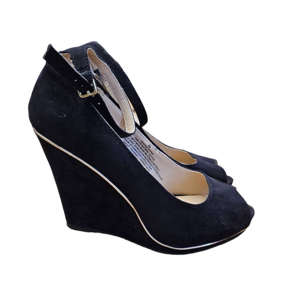 Massimo Black Gold Trim Open Toe Wedges 6.5